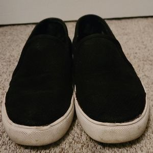 Steve Madden Black slip on shoes